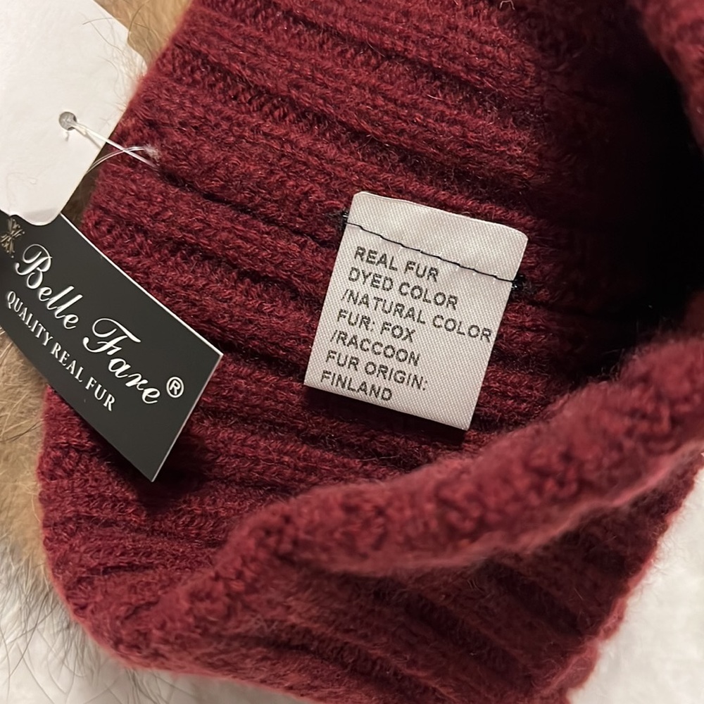 Chic Burgundy Knit Hat with Faux Fur Pom - Picture 2 of 3